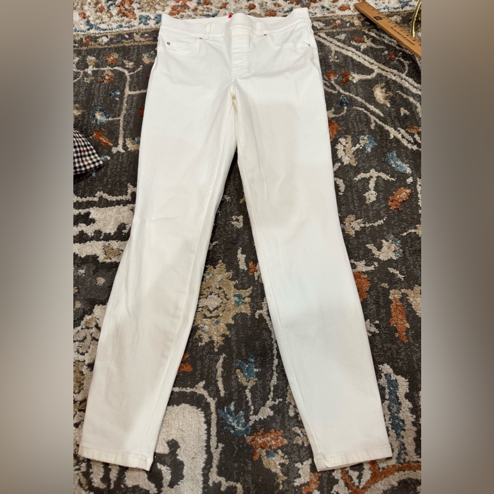 SPANX Women’s White Skinny Leg Jeans Possible
Med